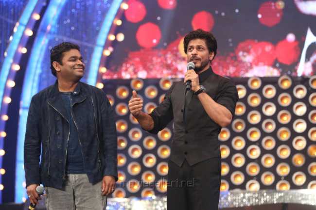 AR Rahman, Shahrukh Khan @ Vijay Awards 2014 Photos
